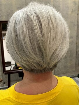 リブレイズ 京都三条店(Live raise) ショートボブ/グレイカラー/白髪ぼかし