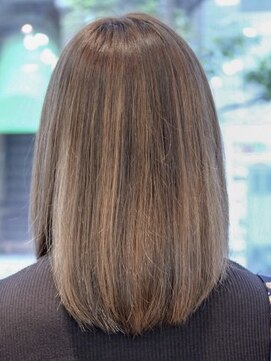 クアトロ グランシュ 川崎店(QUATRO × GranCieux) しっかりまとまりミディアムヘア★QUATRO★