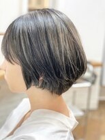 ルーム(Luum)&nbsp;極細ハイライト　x　ショートボブ