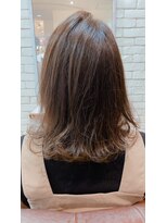 アドラーブル 駅南店(adorable) 【外ハネワンカール】×【アッシュグレー】×【20代】