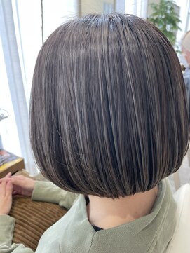 ヒアカアヴェダ 天神VIORO (Heaka AVEDA) ハイライトボブ