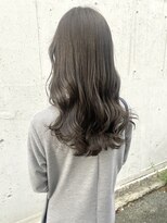 ヘアデザイン ソラ(Sola) 秋スタイル：オリーブグレージュ×ゆるふわロングウェーブ