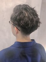 フランクスバーバーリザーブ 人形町店(FRANK’S BARBER RESERVE) かき上げツーブロックアップバングスパイラル y