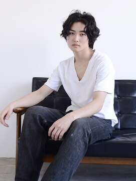 ロアー ヘアー マックイーン 流山おおたかの森店(RAWR hair McQueen) メンズパーマ_センターパートウルフ