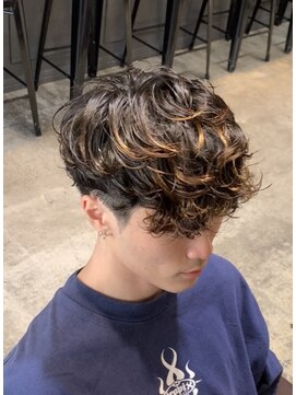 ハングアウト(Hangout) スペインカール/メンズパーマ/フェードカット/外国人風