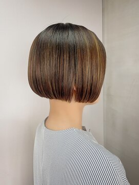 ルーファス メグロ(Ruufus Meguro) ミニボブ/オシャレボブ/艶ボブ/前髪なし/クールボブ202407