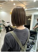 切りっぱなしボブ×オリーブグレー