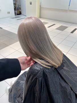 ロイス 渋谷(ROIS) ボブルフ/ネビージュ/小顔/ワンレン/スモーキーアッシュ[渋谷駅]