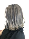 透明感のある大人カッコイイバレイヤージュ