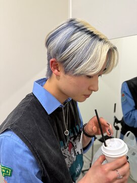 ジーナ オモテサンドウ(XENA) 初ブリーチでアンブレラカラー!