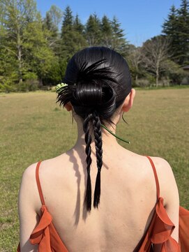サリーワンフォーワン(Sally 141) 個性が輝くタイトヘア!