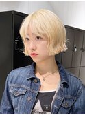 前髪カットブロンドダブルカラーボブハイトーン_F21215