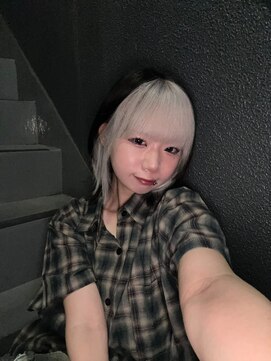 セレーネヘアー オオサカ 心斎橋店(Selene hair OSAKA) 前髪ホワイトカラー