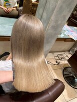 エール 生駒(aile Total Beauty Salon)&nbsp;透明感ミルクティーグレージュ × 髪質改善トリートメント