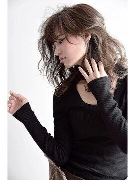 ミエル ヘア 新宿(miel hair) ノームコアプラチナアッシュ【miel hair 新宿】