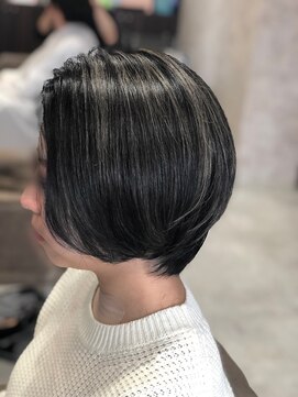 ヘアアンドメイクユ ニキス 利府店(HAIR&MAKE UNIXIS) ハイライト寄りの、メッシュのスタイル