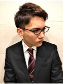 スーツにキマるビジネススタイルショートレイヤー＜理容室＞