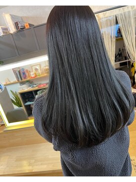 ソウバイジョージ(Sow by George) ブルーブラックにシックなカラーリング　Sow by George