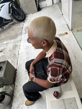 タイドヘア 茨木店(TIDE HAIR) White Shaved