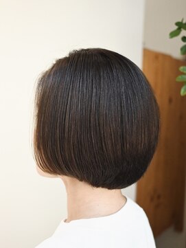 オルガ(orga) フォルムの丸い前上がりボブ