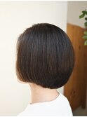 フォルムの丸い前上がりボブ