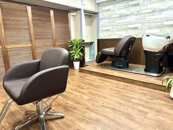 リアンヘアー(LIEN HAIR)の写真/周りを気にしない個室空間でリラックスして過ごせる"LIEN HAIR"一つの部屋にシャンプー台まで完備◎