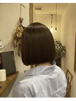 スクレ(s:;cre) こっくりベージュとボブ