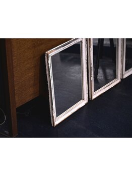 派手さより、自然体の美しさを。大人の髪に寄り添う、落ち着いた空間と確かな技術。