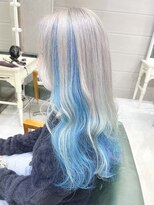 デイズ(days)&nbsp;可愛いデザインカラーホワイトシルバーにインナーブルーカラー