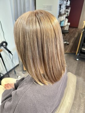 暗染からの1ブリーチダブルカラーでミルクティーベージュ