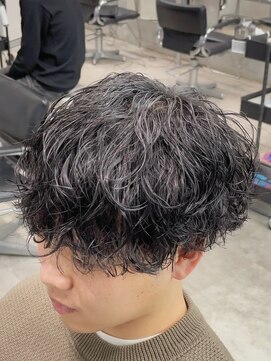 オーバル ジングウマエ(OVARL jingumae) ニュアンスシャドウパーマツイストスパイラル外国人風パーマ