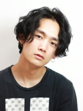 ゼンコー アオヤマ(ZENKO Aoyama) センター分けウェーブコンマヘア[表参道/青山/表参道駅]