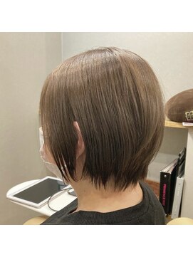 アトリエブルー38(atelier blue 38) 丸みショートボブ