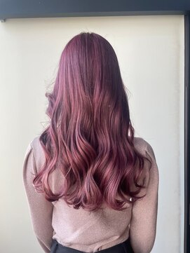 エイミー(Aimee) Aimee町田　カシスピンク×ヨシンモリヘアー