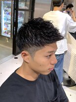 フランクスバーバーザスタンド(Frank’s barber the stand)&nbsp;メンズナチュラルパーマビジネスフェードショート眉毛