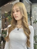 ヘアーアンドメイク ビス(HAIR&MAKE bis)&nbsp;初ブリーチでブロンドカラー♪【唐木彩華】