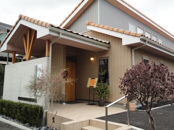 アイ美容室の写真/【青塚駅徒歩1分】幅広い世代に愛される家族で通えるサロン♪笑顔で明るいスタッフがお客様をお出迎え＊