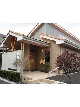 【青塚駅徒歩1分】幅広い世代に愛される家族で通えるサロン♪笑顔で明るいスタッフがお客様をお出迎え＊