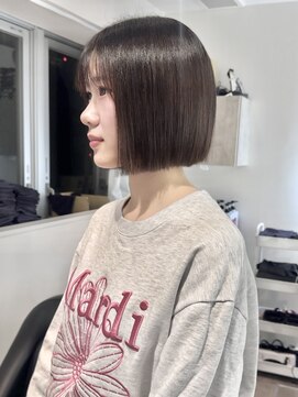 ホープ(hope) あご下1.5cm軽めぱつっとボブ【大阪/梅田】
