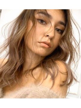 ヘアアンドメイク サファイア 豊橋店(ヘア&メイク SAPPHIRE) #ふんわりカール#イメチェン#ハイトーン#豊橋