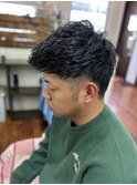 収まり良くツーブロックショート