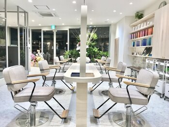 メリップ(MeLiP)の写真/丁寧なカウンセリングと高い技術力で理想のスタイルが叶う☆お客様の満足度を追求した上質空間が魅力。