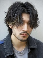 ルーシー 渋谷(LUCEY)&nbsp;センターパートフェザーパーマツイストスパイラルパーマメンズ