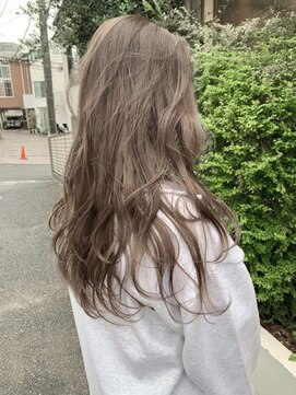 シキ 渋谷(siki) ベージュカラー/ブリーチなしダブルカラー/赤 み消し/渋谷/原宿