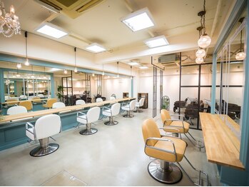 イグレックビス(igrek bis)の写真/仕事帰りにもサッと立ち寄れる通いやすさが好評！ライフスタイルに合わせて通えるから綺麗をKeepできる♪