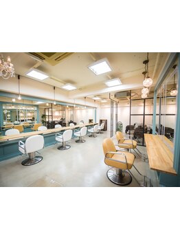 仕事帰りにもサッと立ち寄れる通いやすさが好評！ライフスタイルに合わせて通えるから綺麗をKeepできる♪