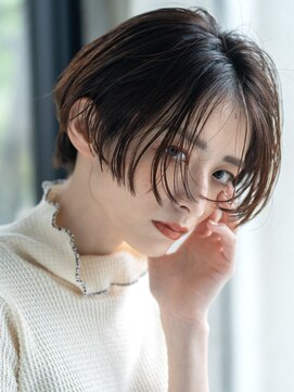 エミュ 表参道 青山(emu) スリークラインのフェミニンハンサムショート