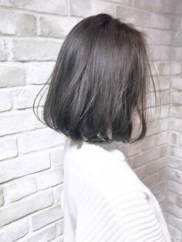 カコン(KAKONN)の写真/《エイジングサロン》白髪ぼかしハイライトとエイジングケアで、キレイで上品な髪型を。