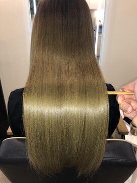 アールサロン アオヤマ(Rr SALON AOYAMA) プラチナミネコラストレート