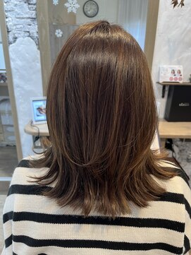 ラウラアンドロー(LAURA&RO) 人気のミディアムくびれシルエット